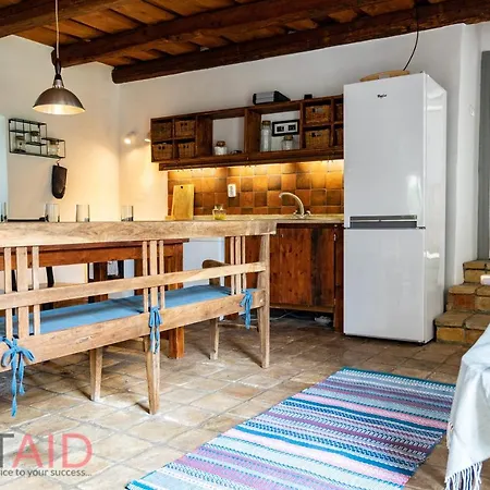 Harmony Hillside - Hostaid Apartment *